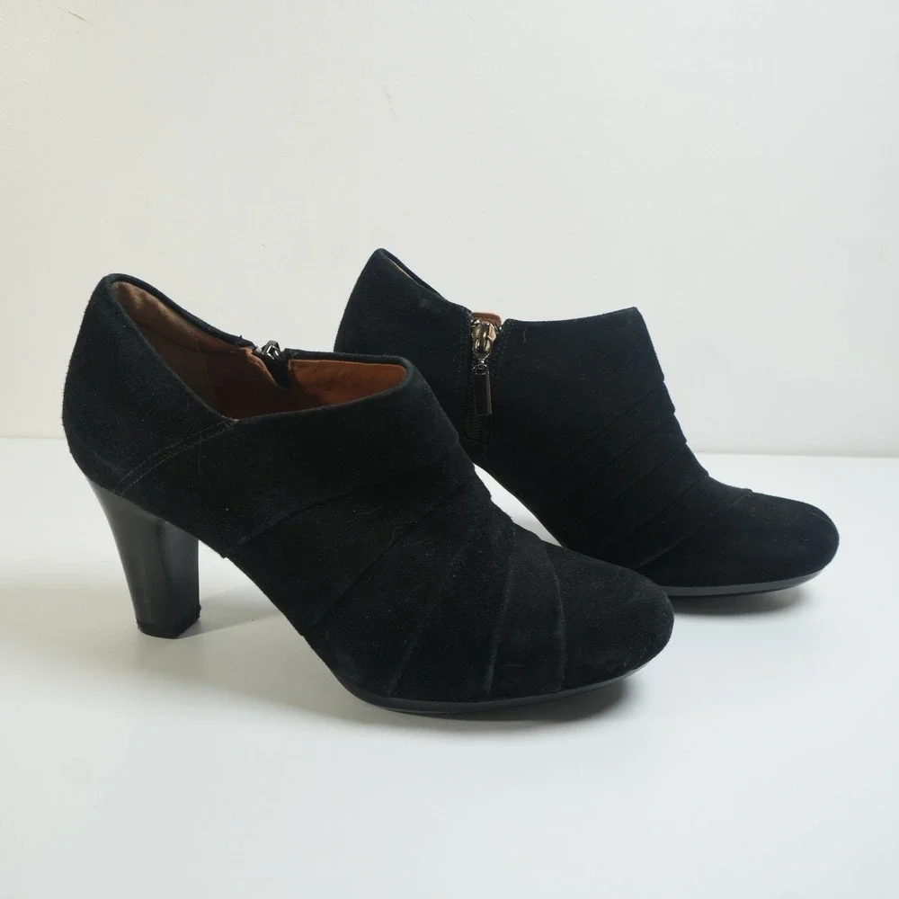 Clarks Artisan Ankle Boots Women‎ 7M Black Suede Pleated Ruched Block Heel Zip